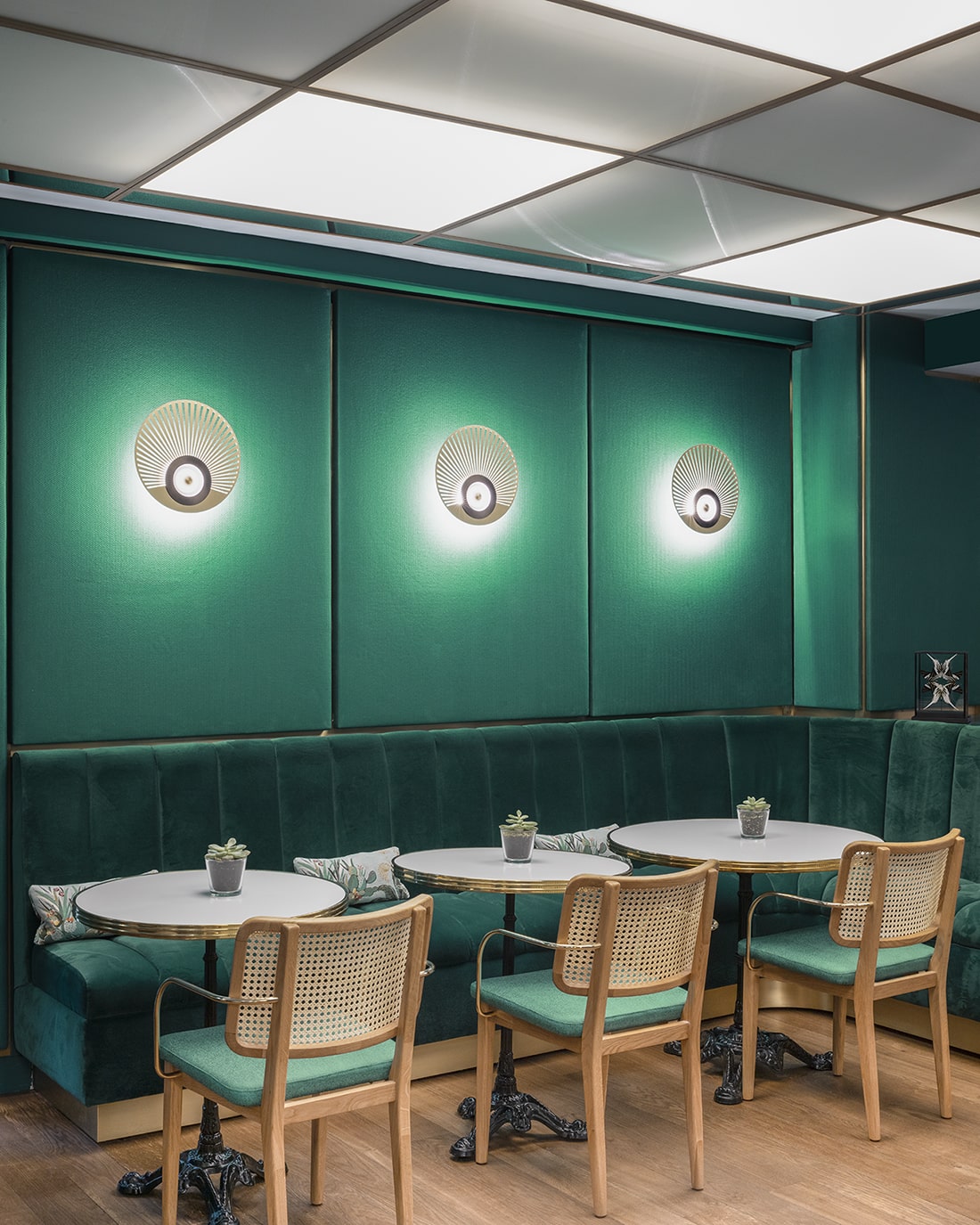 CVL Eclipse wall lights in Hotel Victor